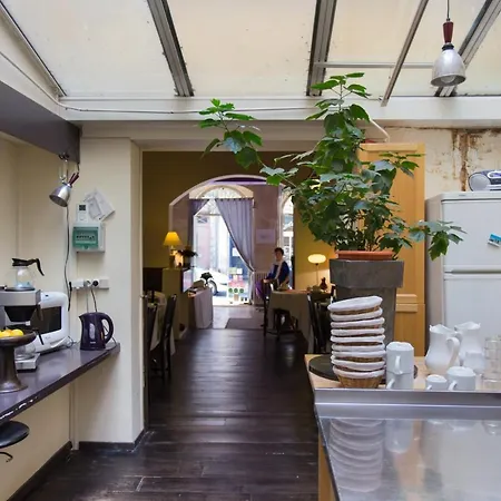 Maison D'hotes En Ville בית הארחה 4*